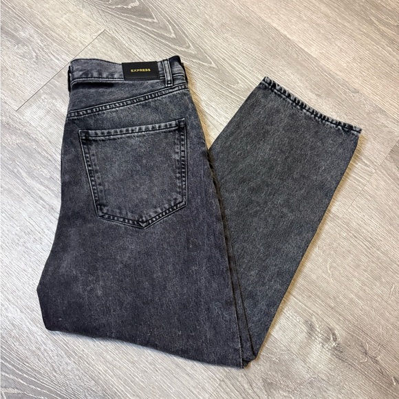 •EXPRESS• HIGH RISE STRAIGHT ANKLE JEANS - Picture 2 of 8